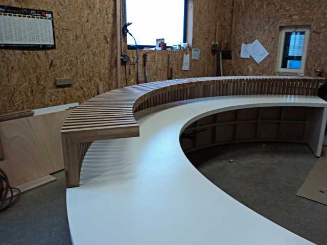 Bande d'accueil en bois et stratifié (2)