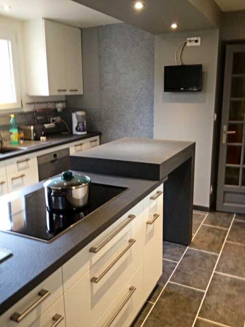 Cuisine stratifie blanc et noir