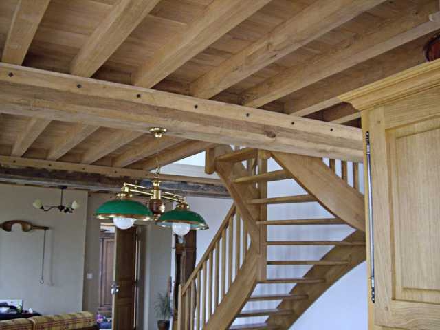 Escalier et poutres chêne