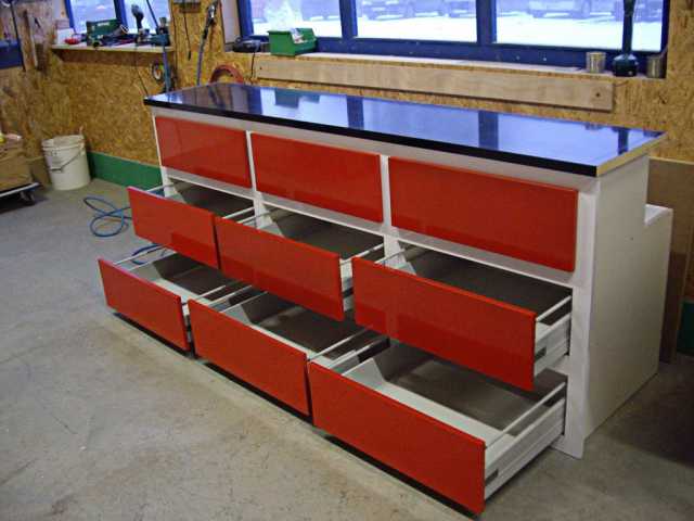 Meuble à tiroirs laqués Meuble à tiroirs laqués