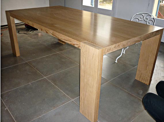 Table en chêne vernis Table en chêne vernis